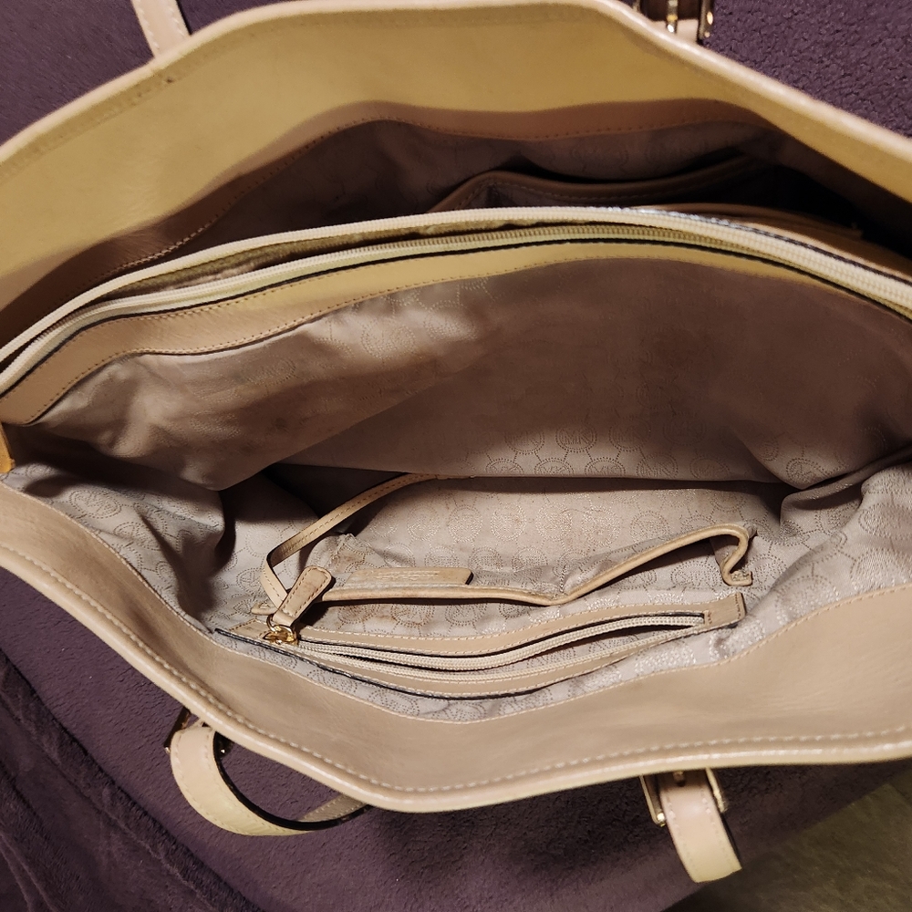 Micheal Kors shoulder bag - Picture 4 of 10